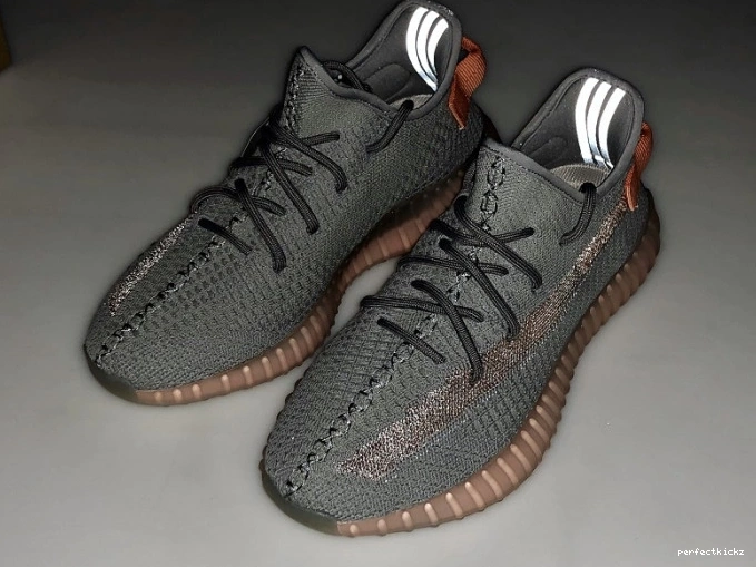 350 EG7492 V2 Boost Adidas True Form Yeezy 0812